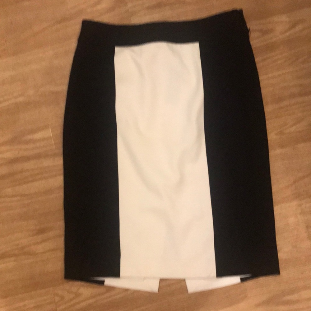 WHBM color block black cream pencil skirt Sz 4 NWT